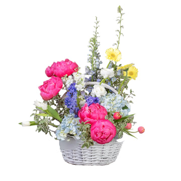 🌷  Garden Delight: Fresh Spring Flower Basket