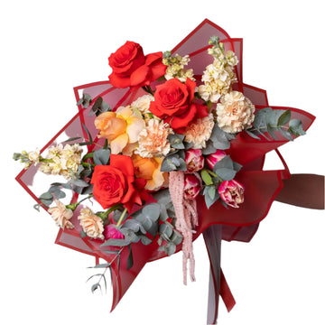🌹 Warm Embrace: Elegant Red and Peach Flower Bouquet
